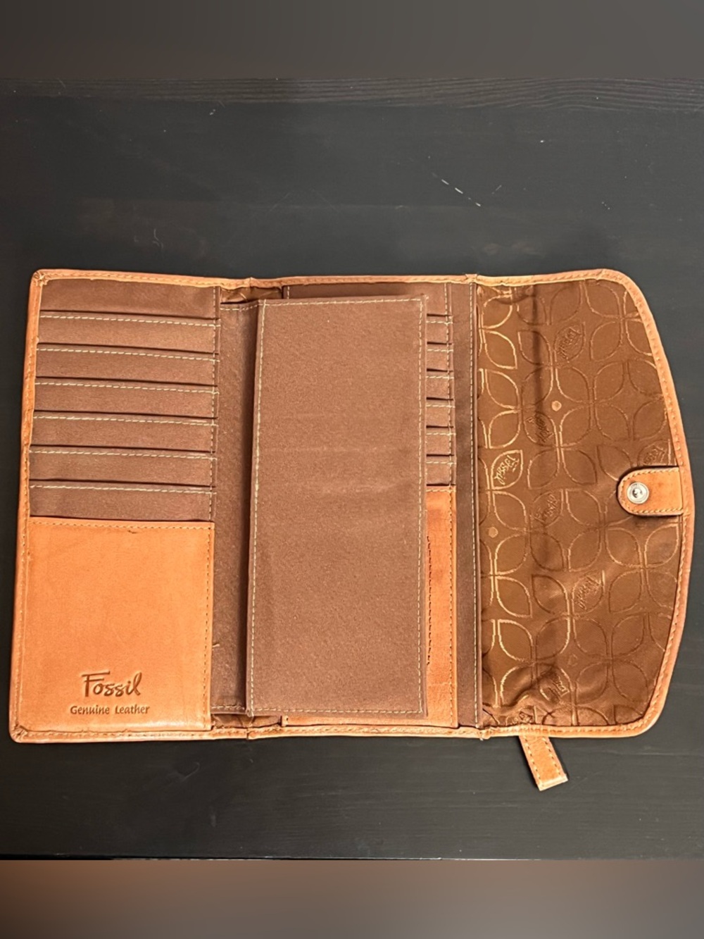 Fossil Genuine Leather Tri-Fold Wallet - Picture 11 of 14